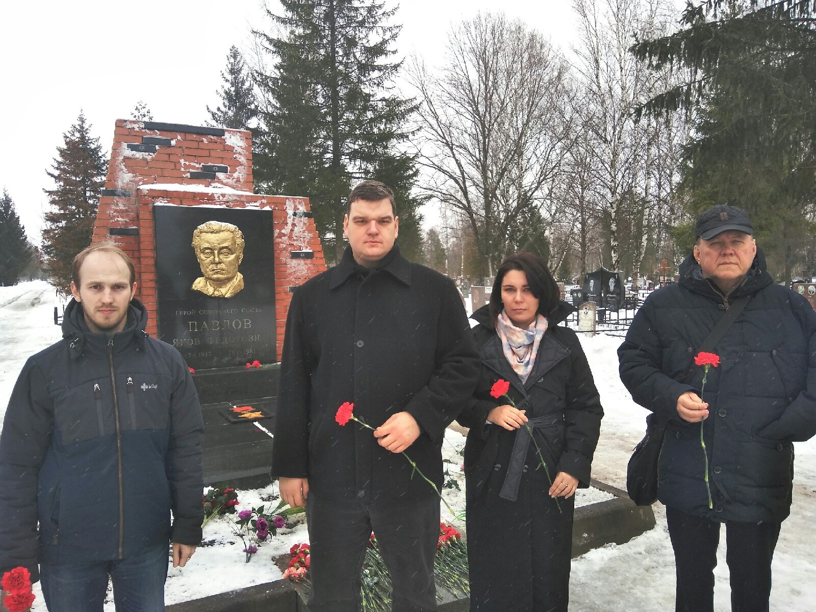 В Великом Новгороде почтили память легендарного героя Сталинградской битвы Якова  Павлова